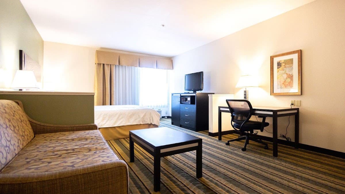 Holiday Inn Express & Suites Berkeley by IHG — photo 2