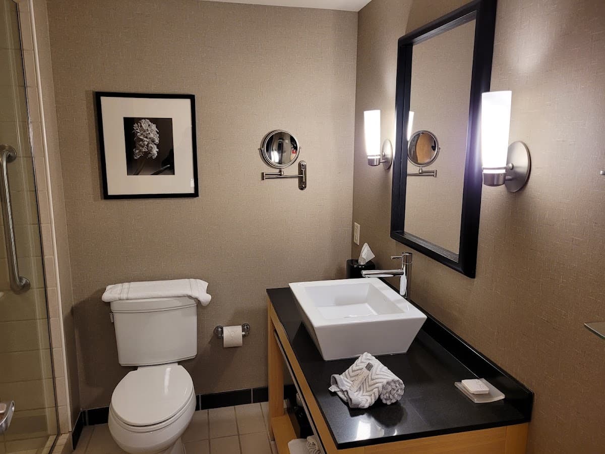 Cambria Hotel Traverse City — photo 4