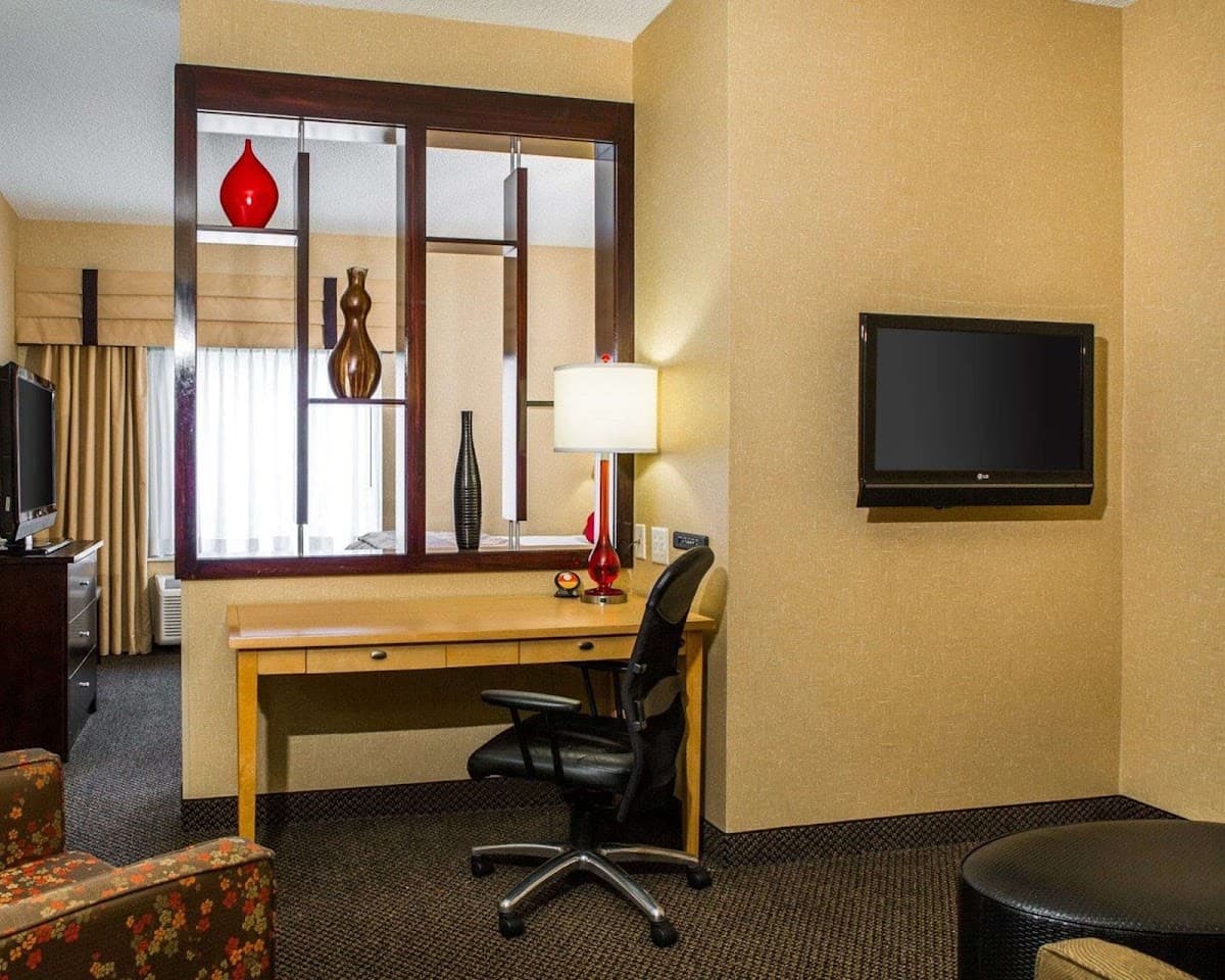 Cambria Hotel Traverse City — photo 5