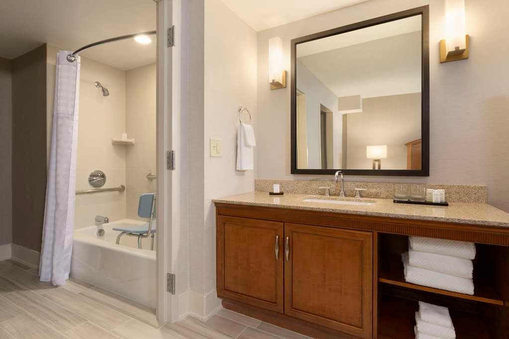 Embassy Suites by Hilton El Paso — photo 4