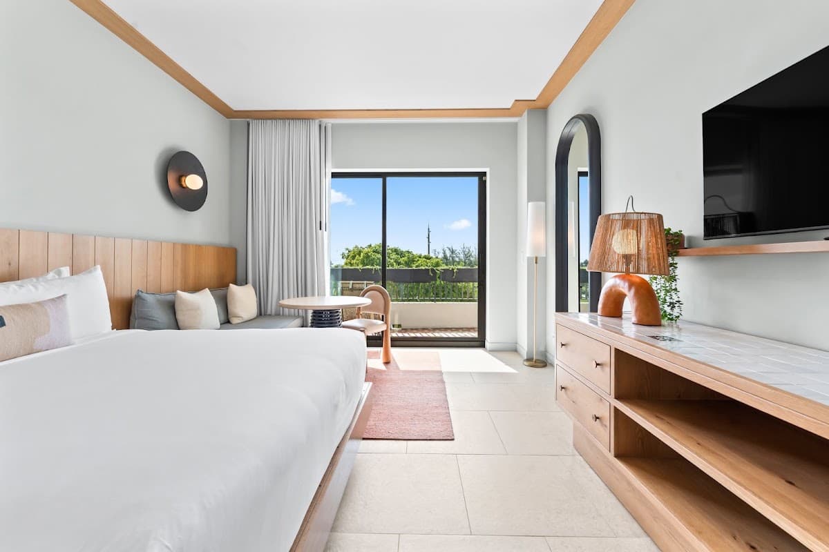 Hotel Indigo Grand Cayman by IHG — photo 2