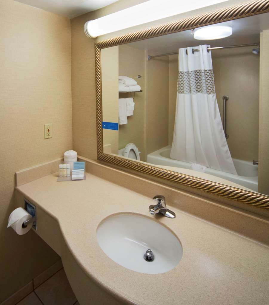 Hampton Inn & Suites Valdosta/Conference Center — photo 4
