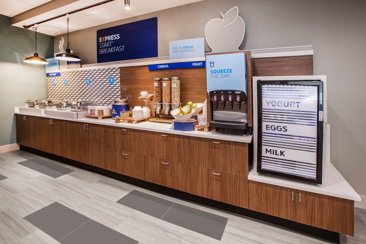 Holiday Inn Express & Suites Laramie West by IHG — photo 5