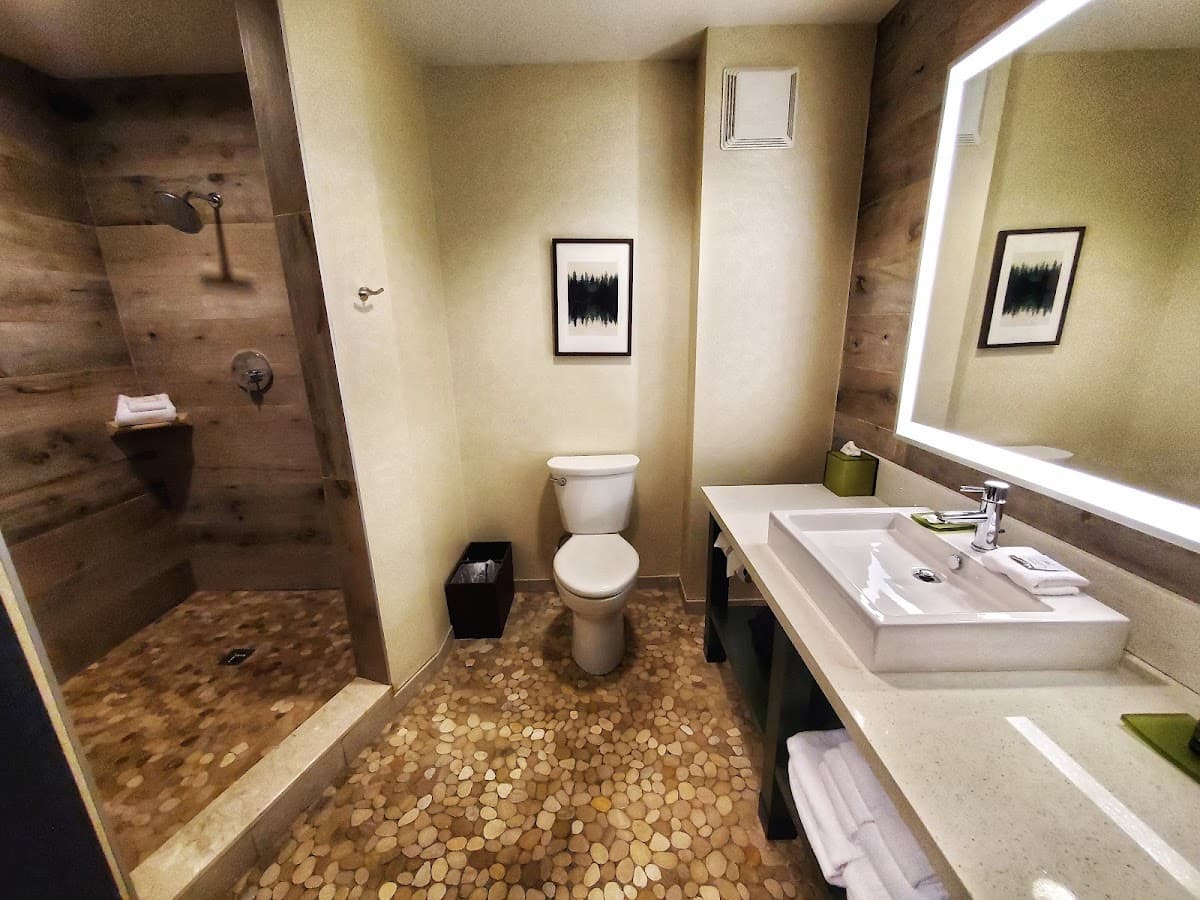 Hotel Indigo Traverse City by IHG — photo 3