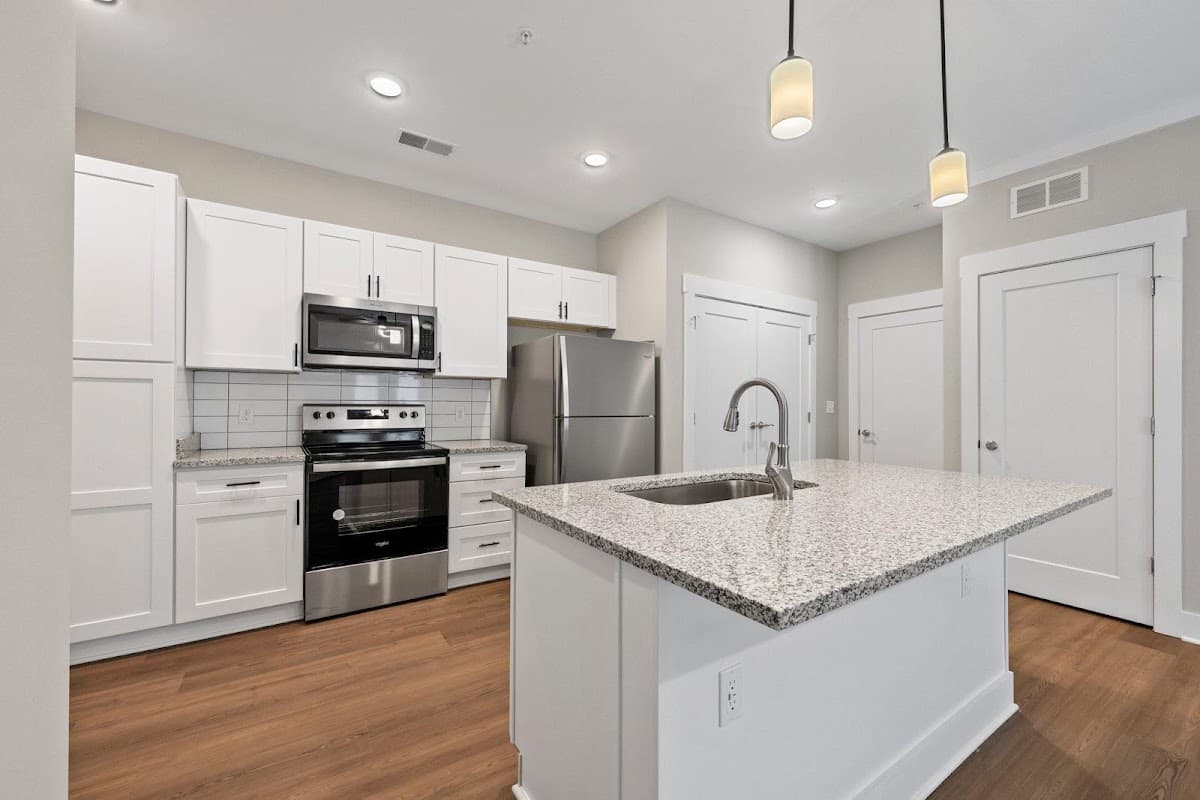 Mount Victor Olde Towne Luxury Apartments — photo 2