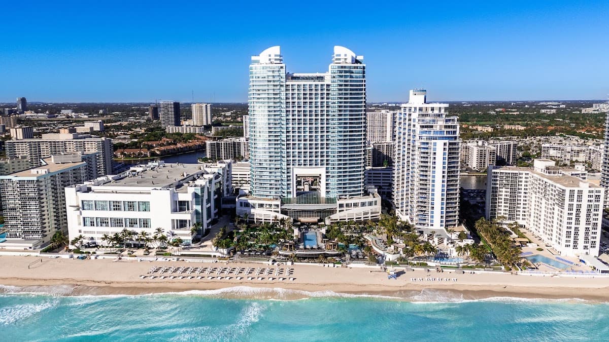 Signia by Hilton Diplomat Beach Resort — photo 1