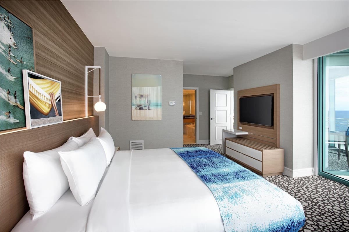 Signia by Hilton Diplomat Beach Resort — photo 2