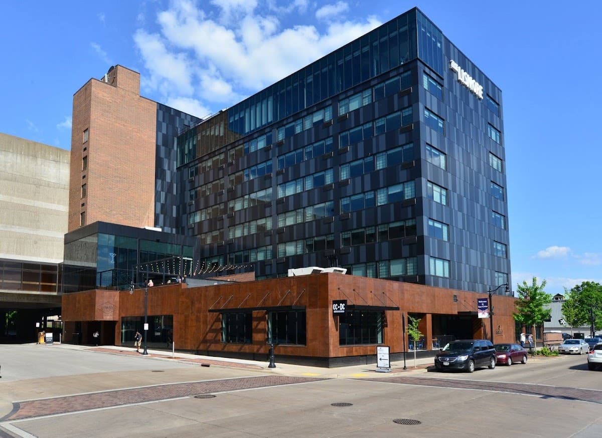 The Lismore Hotel Eau Claire - a DoubleTree by Hilton Hotel — photo 1