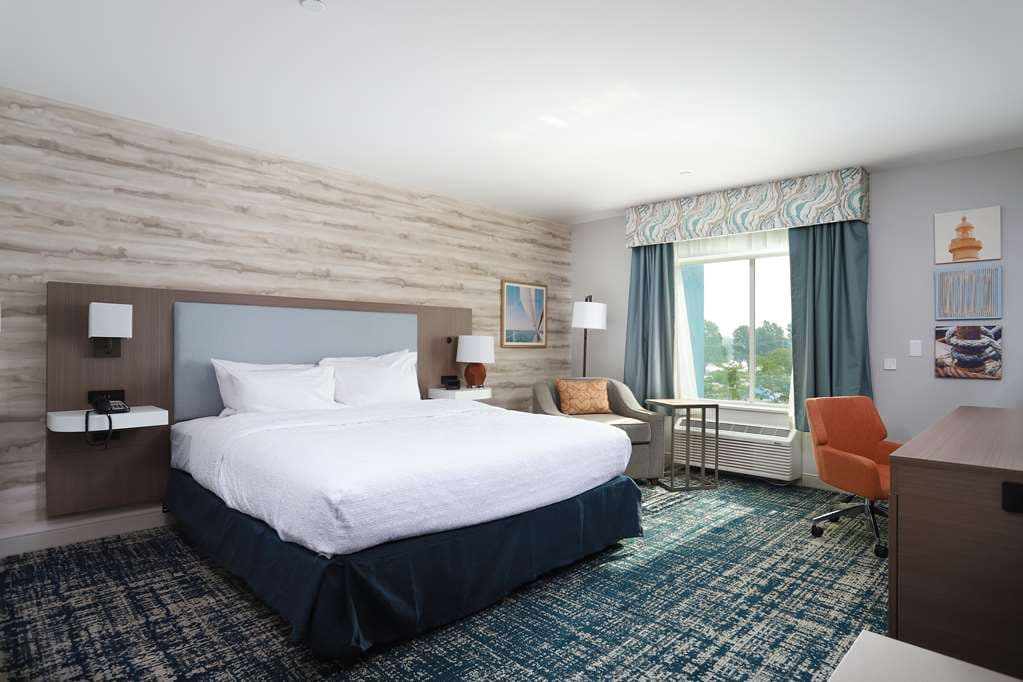 Hampton Inn & Suites Manistee Waterfront — photo 2