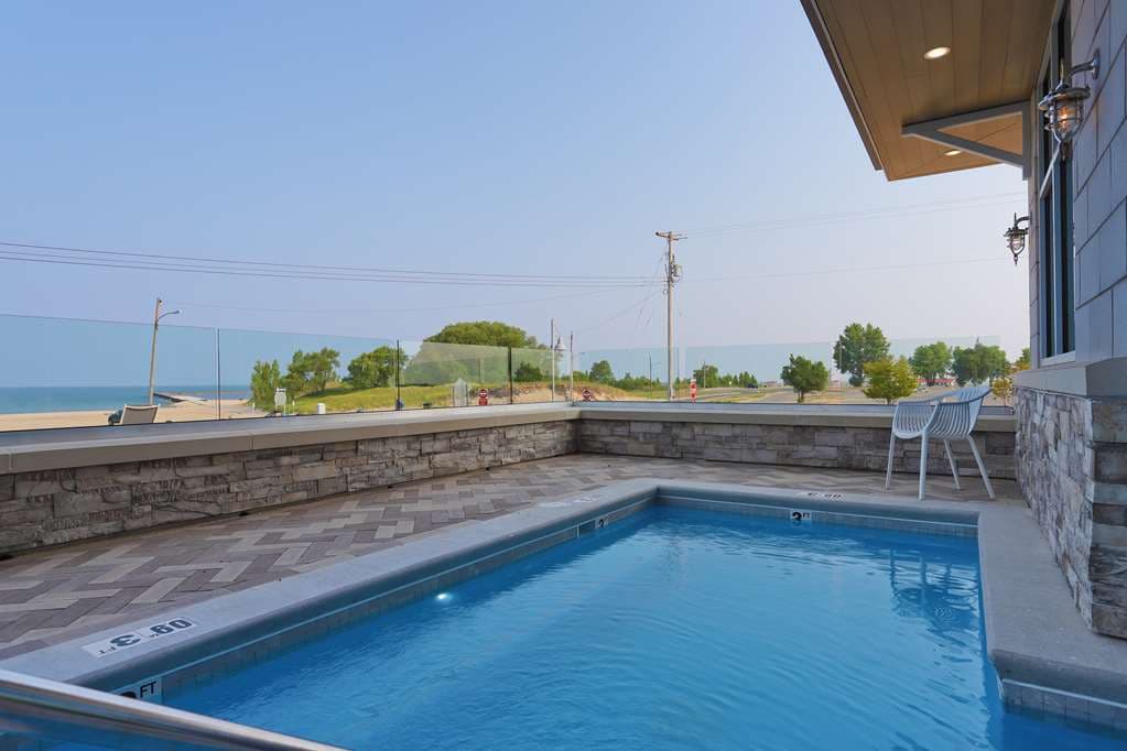 Hampton Inn & Suites Manistee Waterfront — photo 3