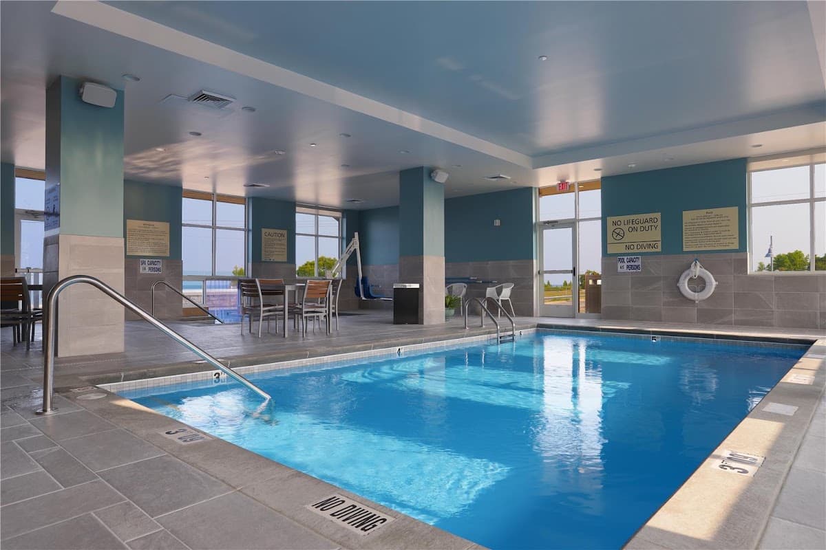 Hampton Inn & Suites Manistee Waterfront — photo 5