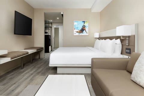 AC Hotel St. Petersburg Downtown — photo 2