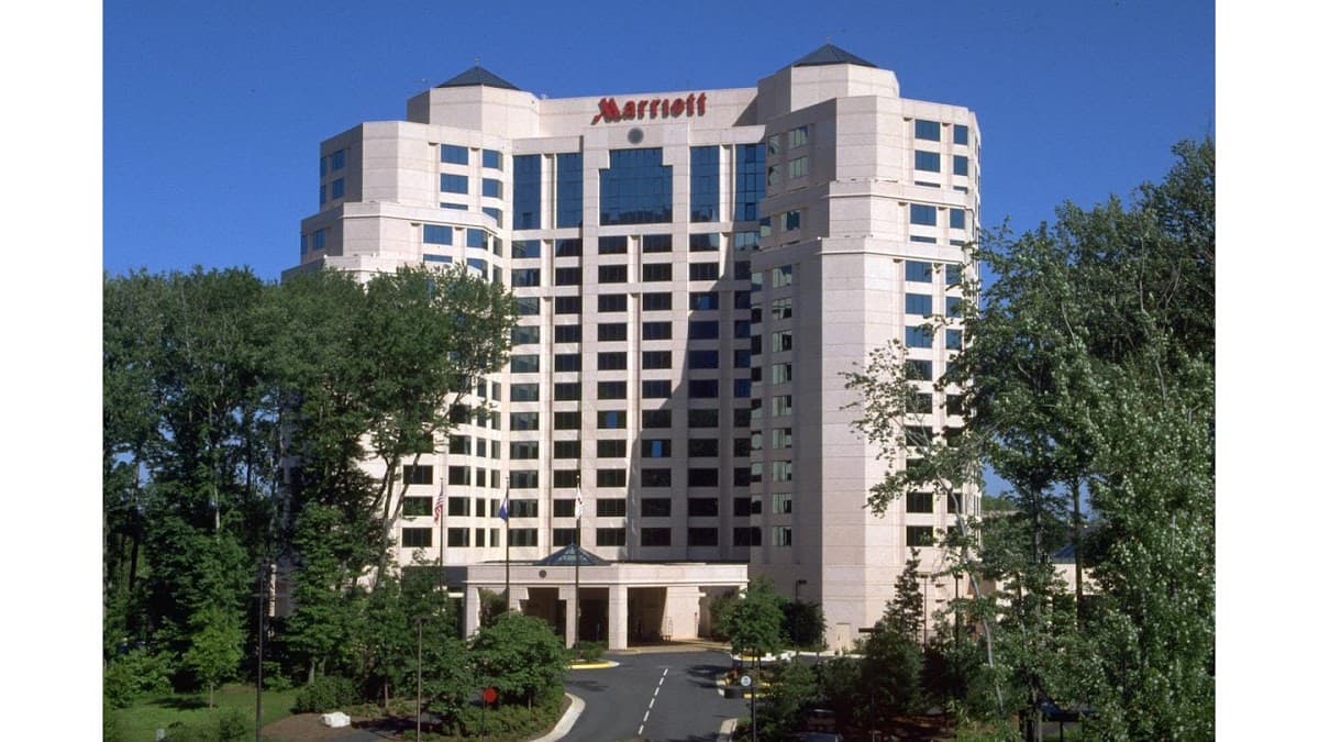 Falls Church Marriott Fairview Park — photo 1