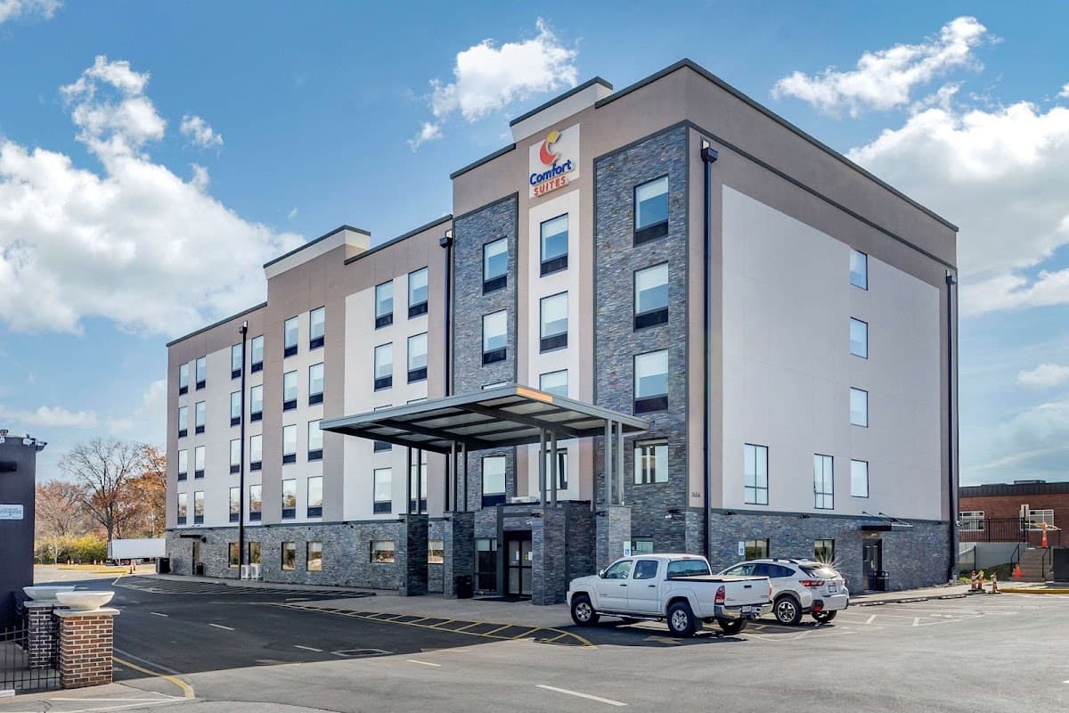 Comfort Suites St. Louis - Sunset Hills — photo 1