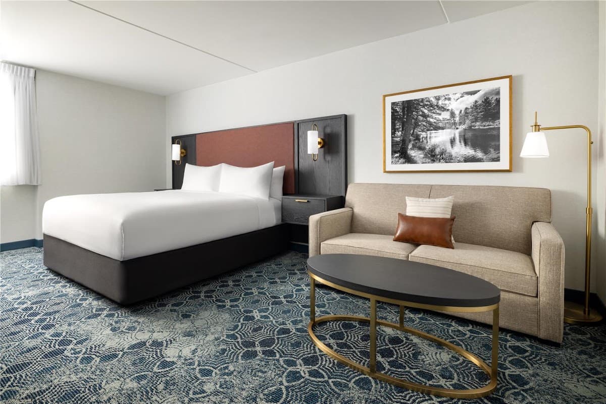 DoubleTree by Hilton Concord Downtown — photo 2