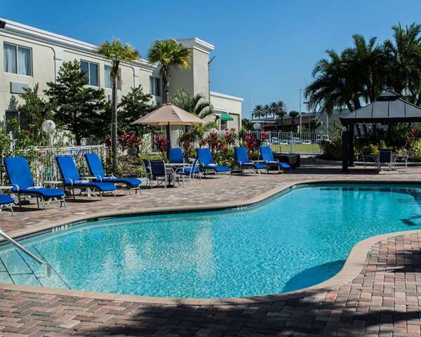 Quality Inn & Suites Tampa near Fairgrounds and Casino — photo 1