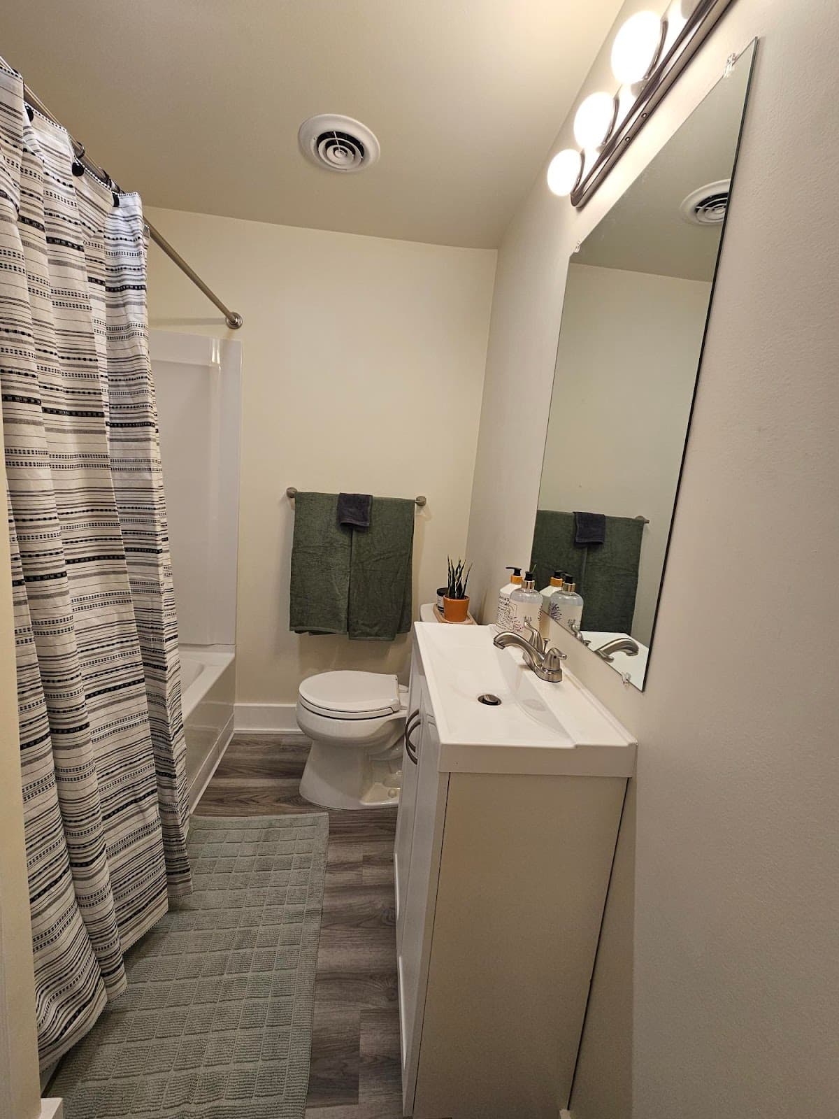 Cherry Hill Apartments — photo 3