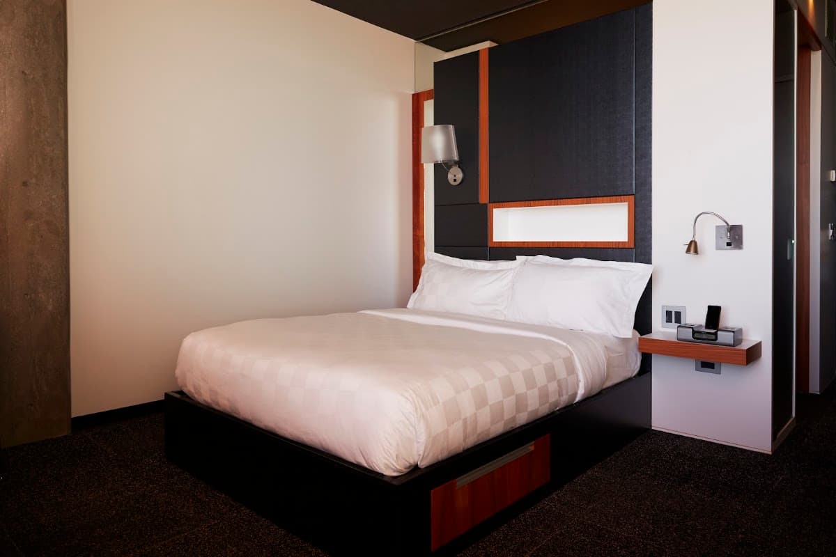 Alt Hotel — photo 2
