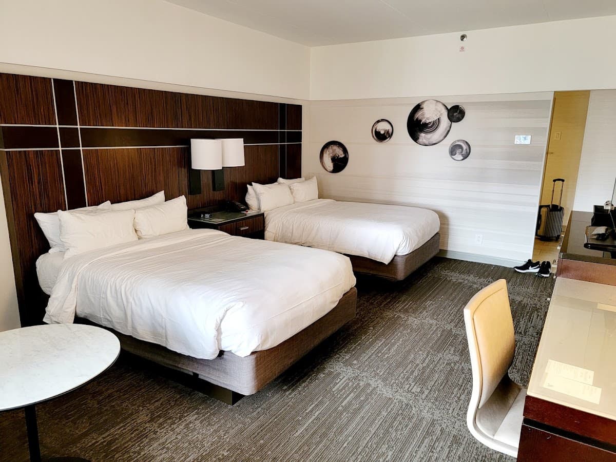 New York Marriott Marquis — photo 2