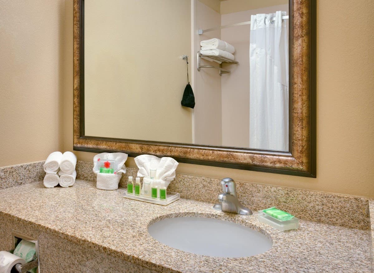 Holiday Inn & Suites Salt Lake City-Airport West by IHG — photo 4