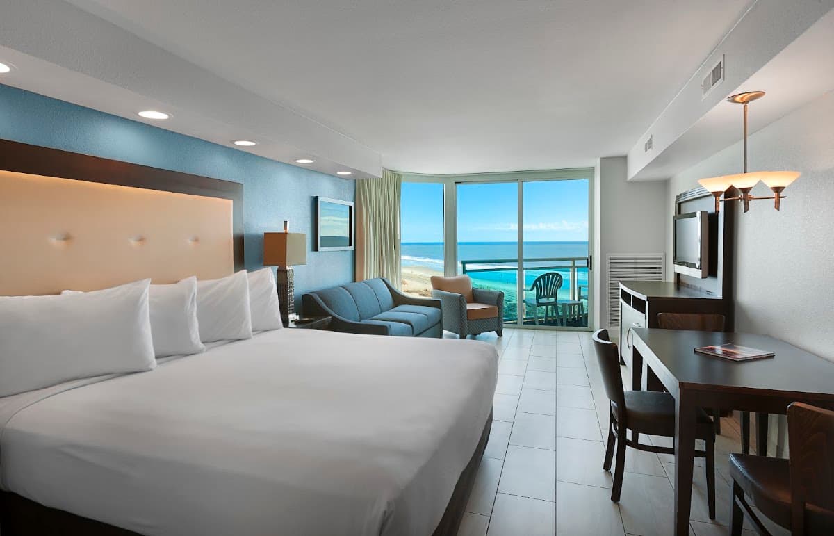 Captain's Quarters Resort — photo 3