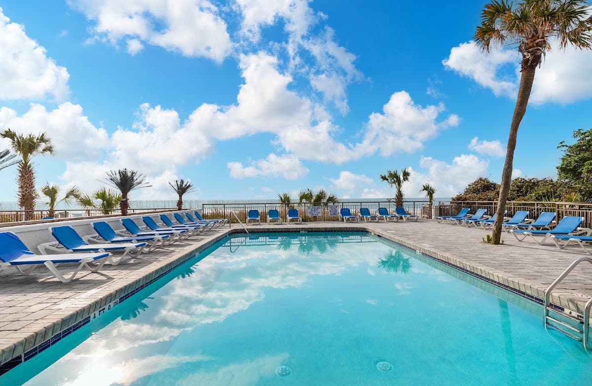 Captain's Quarters Resort — photo 4