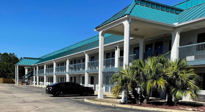Baymont by Wyndham Biloxi/Ocean Springs — photo 1