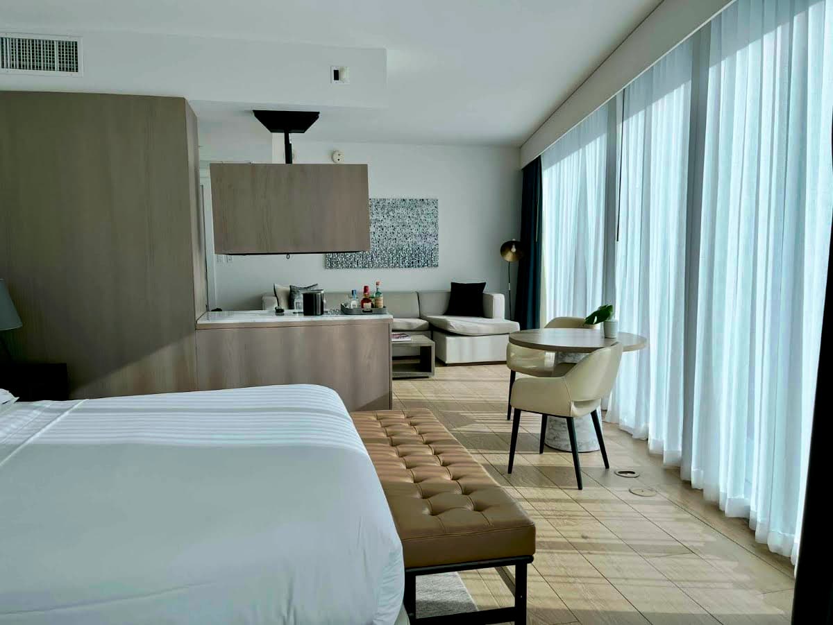 Kimpton EPIC Hotel — photo 2