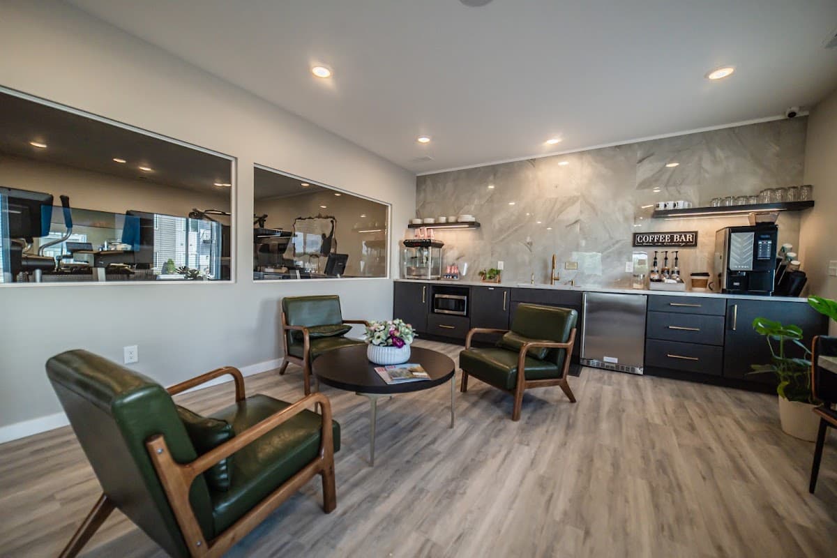 Oaks Place Apartments — photo 4