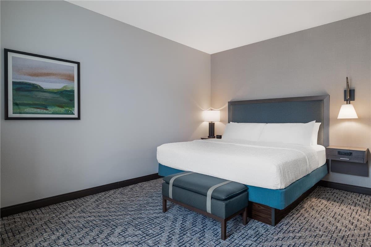 Hampton Inn & Suites Roanoke-Downtown — photo 2