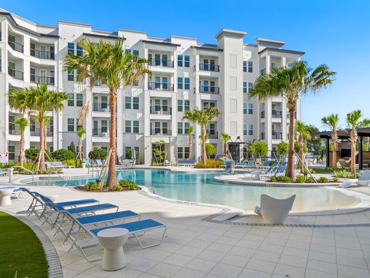 Tides at Palm Bay — photo 1