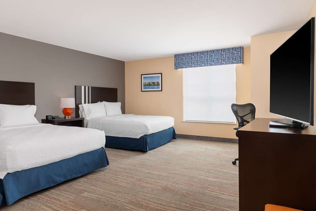 Hampton Inn & Suites Madison / Downtown — photo 2