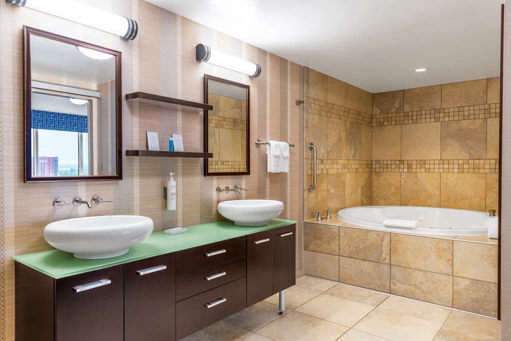 Hampton Inn & Suites Madison / Downtown — photo 4