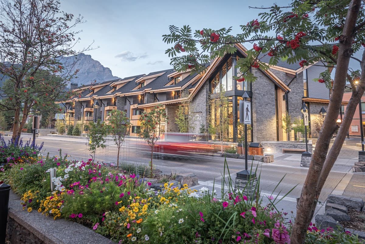 Peaks Hotel & Suites — photo 1