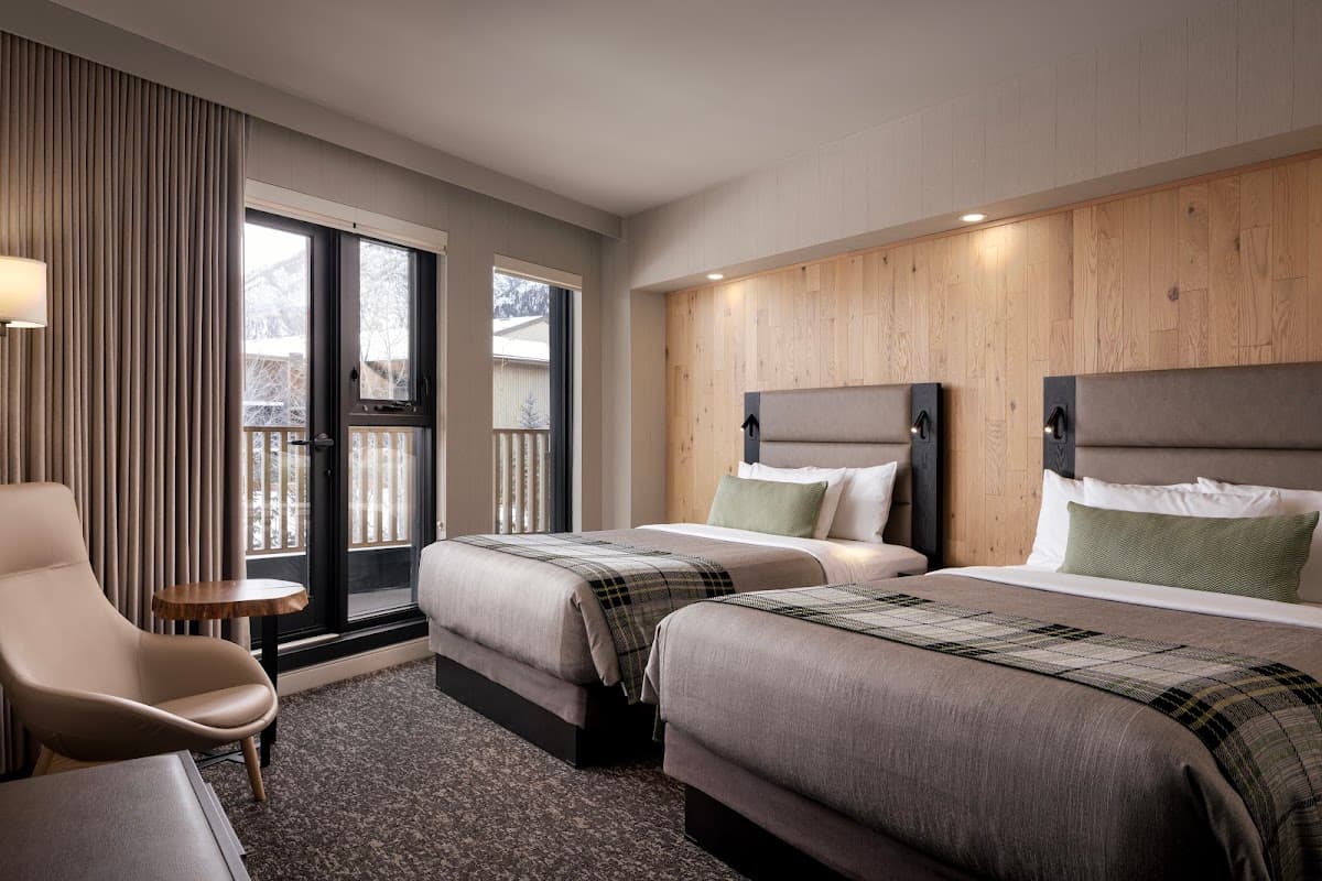 Peaks Hotel & Suites — photo 2