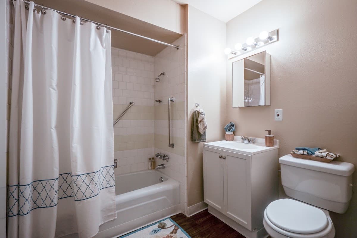 Country Village Apartments — photo 4