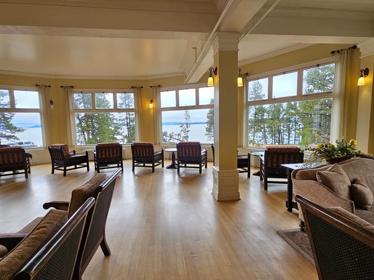 Lake Yellowstone Hotel & Cabins — photo 4