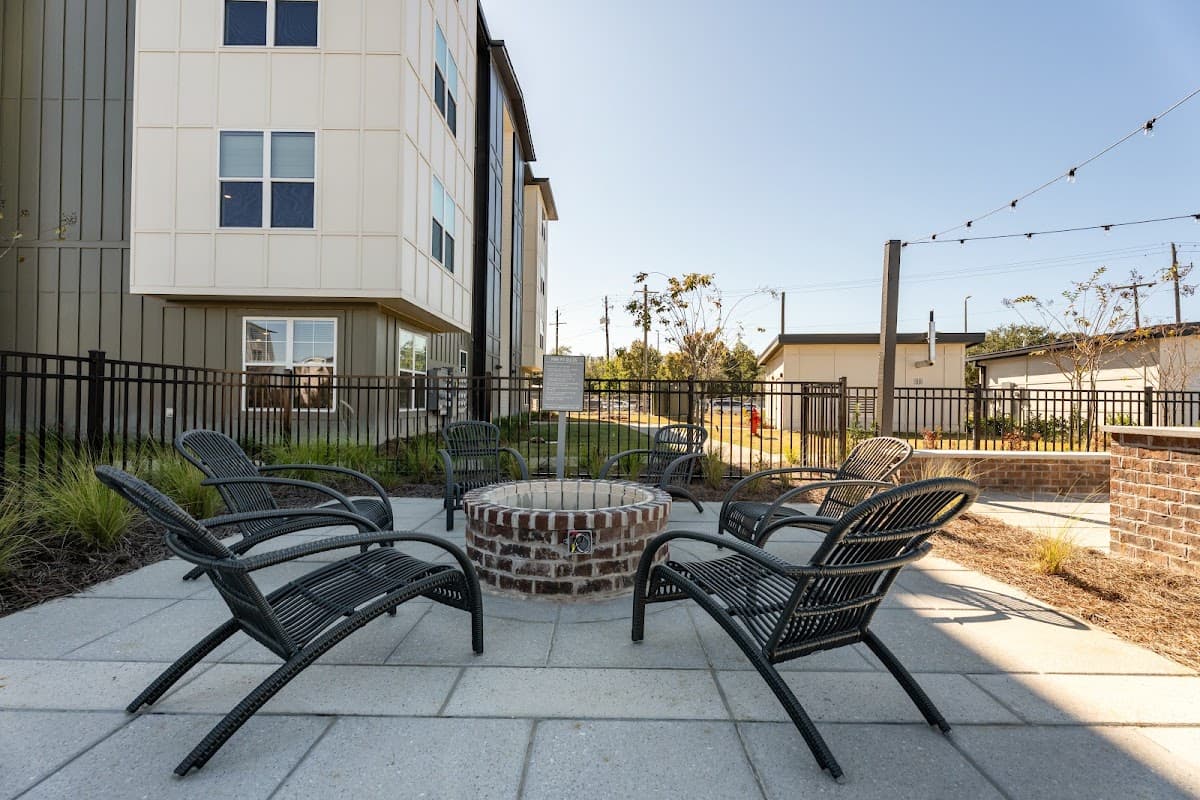 Madison Oaks — photo 1