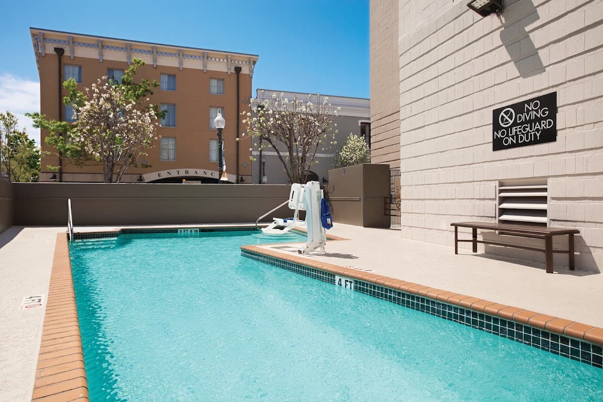 Embassy Suites by Hilton New Orleans — photo 3