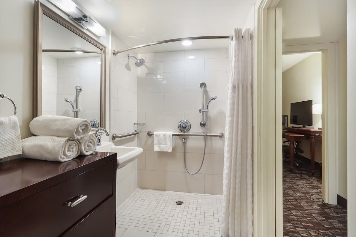 Embassy Suites by Hilton New Orleans — photo 4