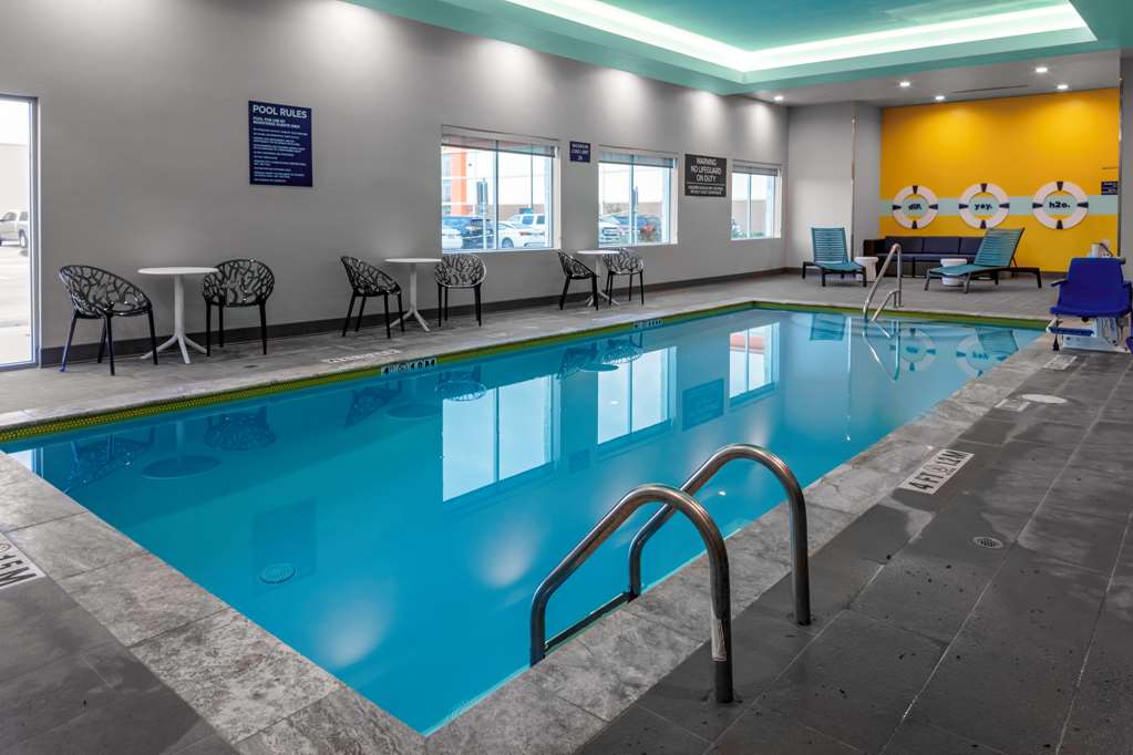 Tru by Hilton Cypress Houston — photo 3