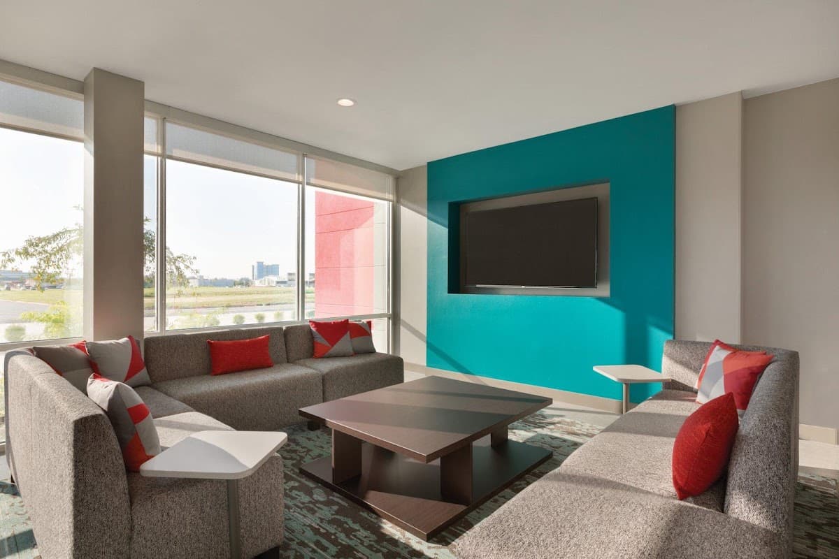 avid hotel Beaumont by IHG — photo 4