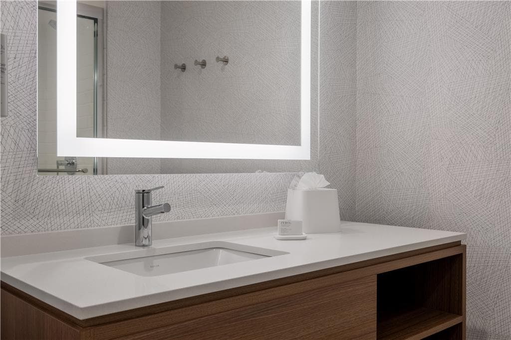 Home2 Suites by Hilton Houston Downtown Convention Center — photo 4