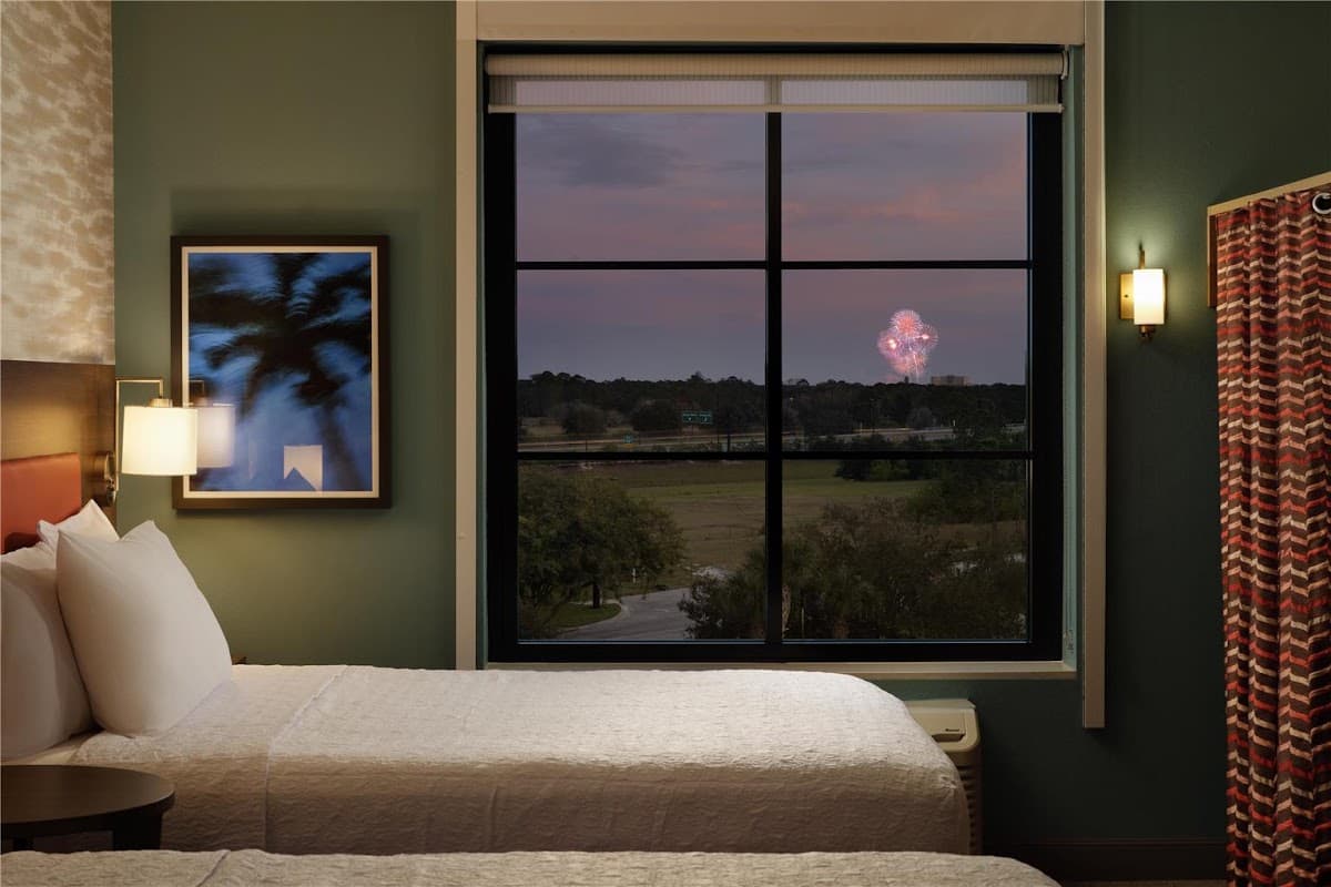 Home2 Suites by Hilton Orlando at FLAMINGO CROSSINGS Town Center — photo 2