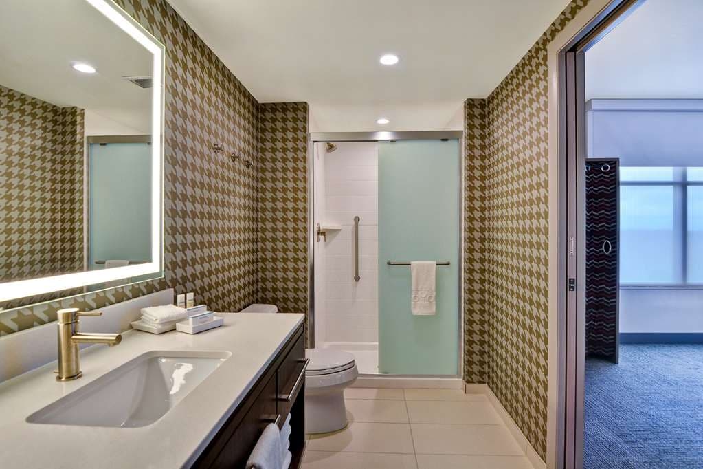 Home2 Suites by Hilton Orlando at FLAMINGO CROSSINGS Town Center — photo 4