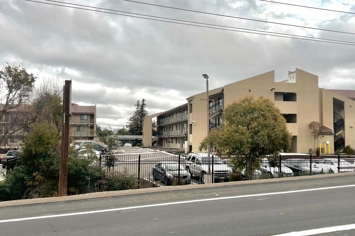 Calaveras Quarters — photo 1