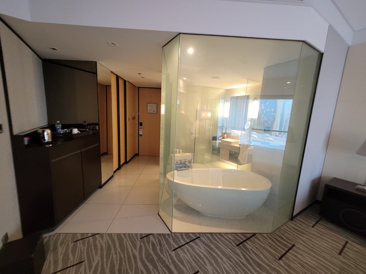 The Westin City Centre Bahrain — photo 4