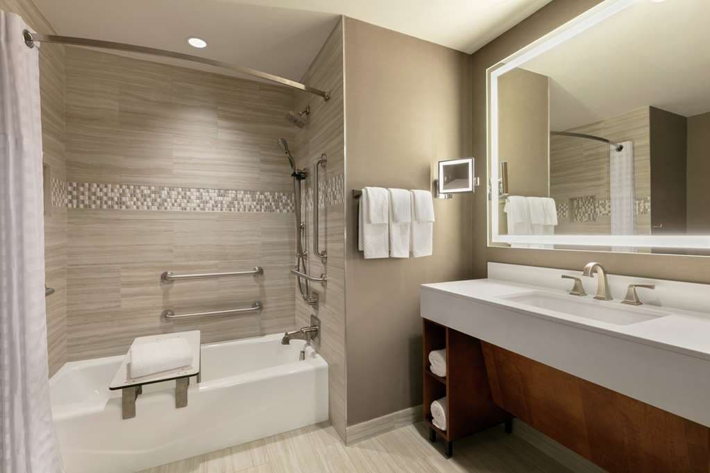 Embassy Suites by Hilton Berkeley Heights — photo 4