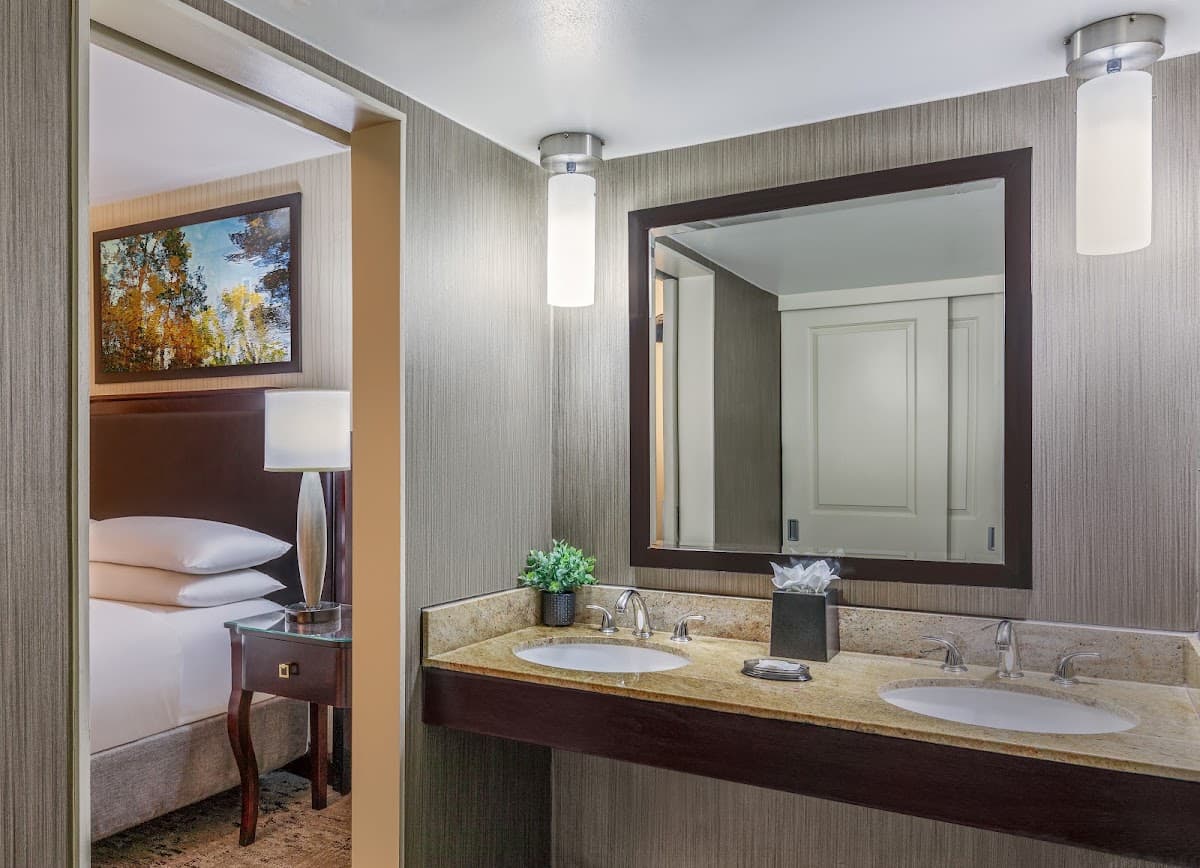 Courtland Grand Hotel — photo 4