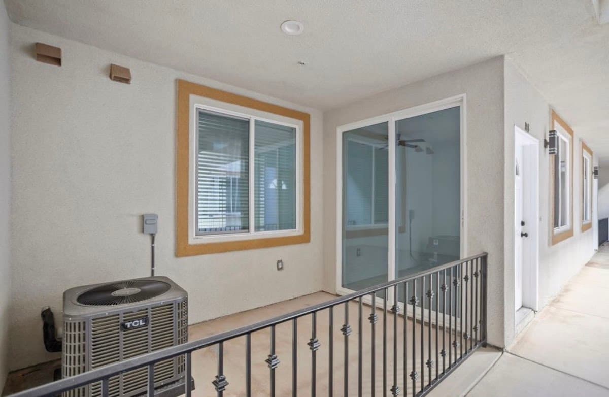 Solana Apartments — photo 3